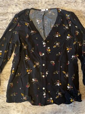 GAP Black Floral Button-Down V-Neck Blouse